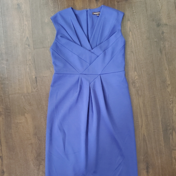Adrienne Vittadini Dresses & Skirts - Adrienne Vittadini Fitted Dress Size 6 Blue Summer Business Casual Design Front